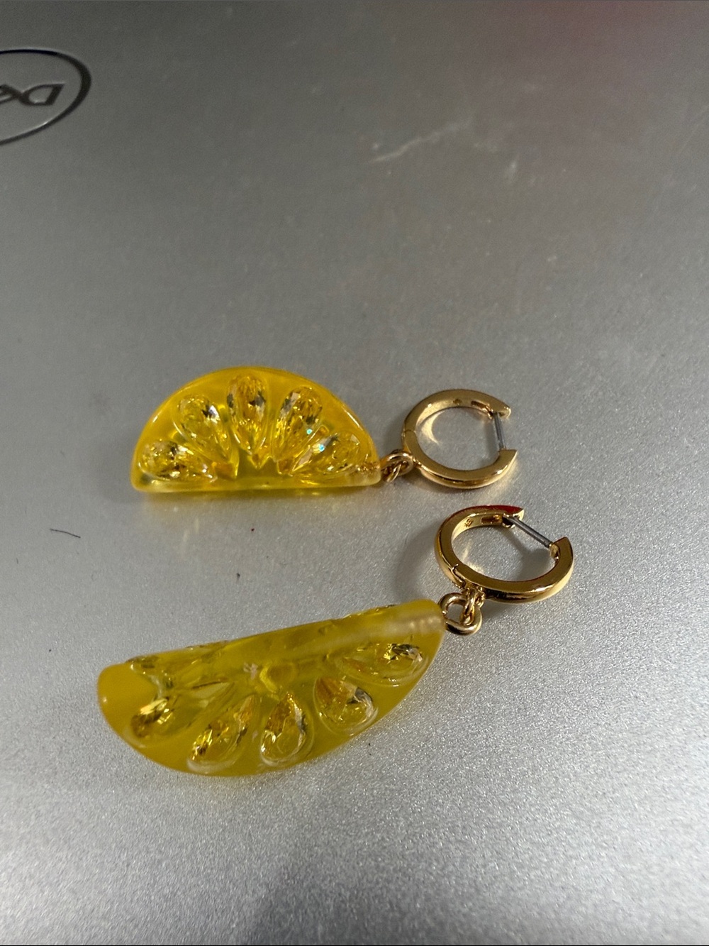 Stunning pair of lucite lemon pierced earrings. Never worn. Just beautiful ! - Picture 2 of 6